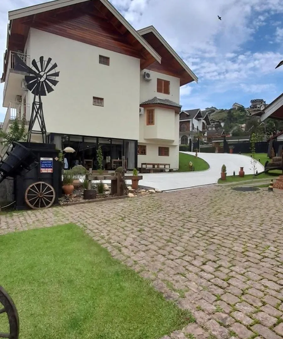Bed & Breakfast Suites No Chale Campos do Jordao